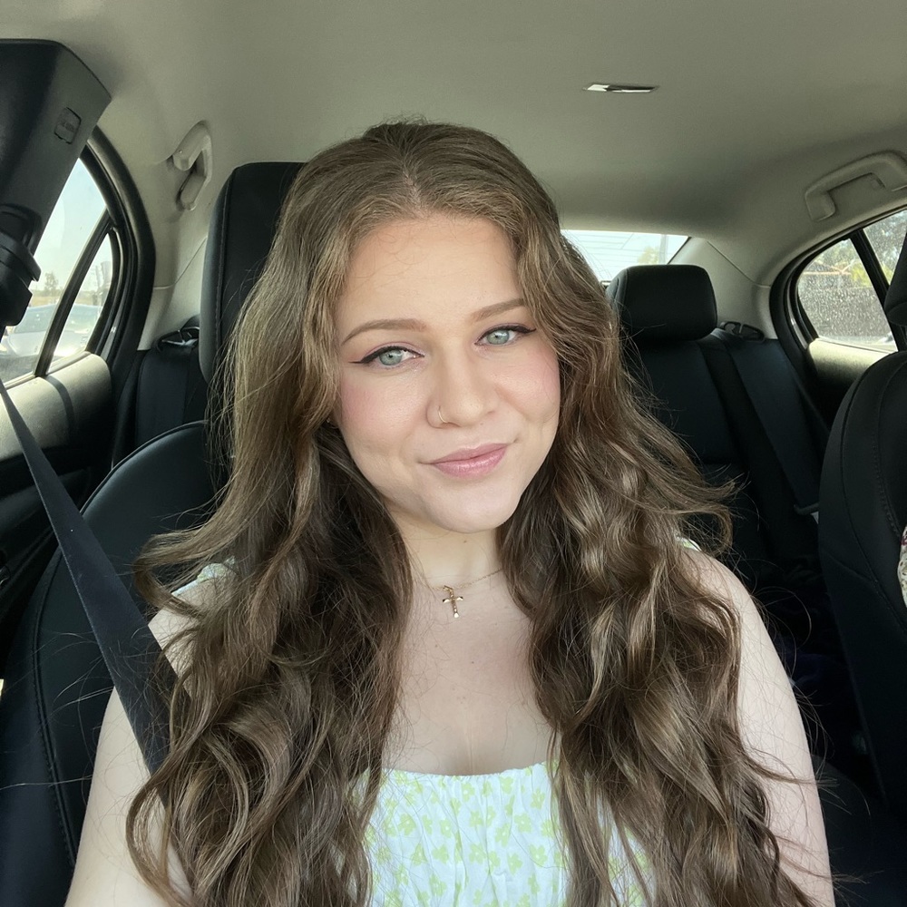Meet your Posher, Lauren